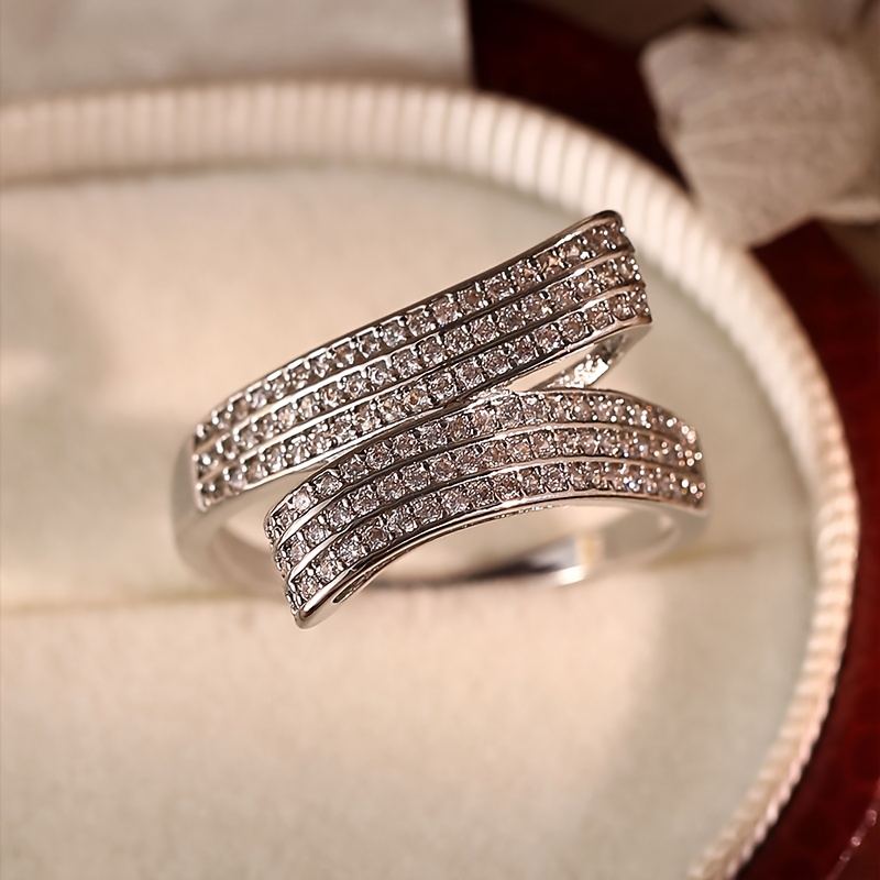 Women's Exaggerated Interlocking Multi-Layer Statement Ring